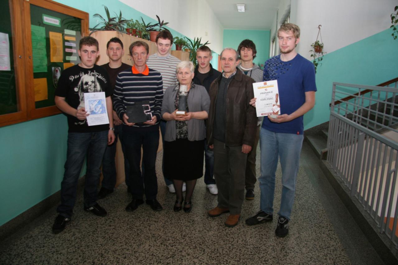 '19.04.2011.,Karlovac- Ucenici MIOS-a koji su postigli rezultate na natjecanju gradevinskih struka. Dominik Grguric/PIXSELL'