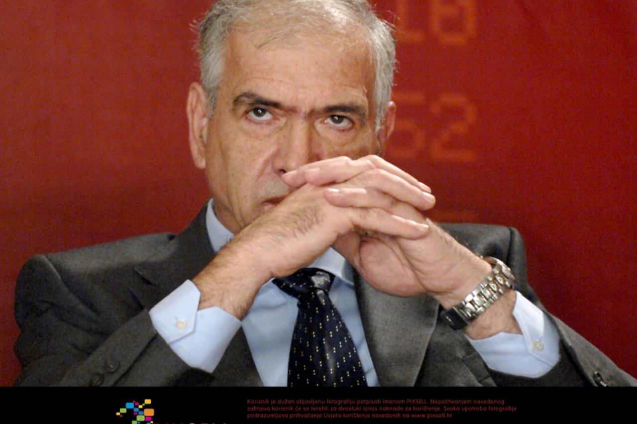 '15.10.2008., Zagreb - U hotelu Esplanade danas je u organizaciji vecernjeg lista odrzan Financijski forum. Sudjelovali su Petar Radakovic (erste banka), Franjo Lukovic (zagrebacka banka), Bozo Prka 