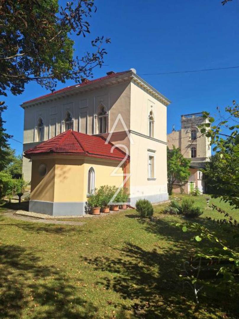 U prvoj polovici 20. stoljeća, varaždinski poduzetnik kupuje dvorac Seketin kao vjenčani dar svojoj supruzi. Dvorac je od tada u obiteljskom vlasništvu.

