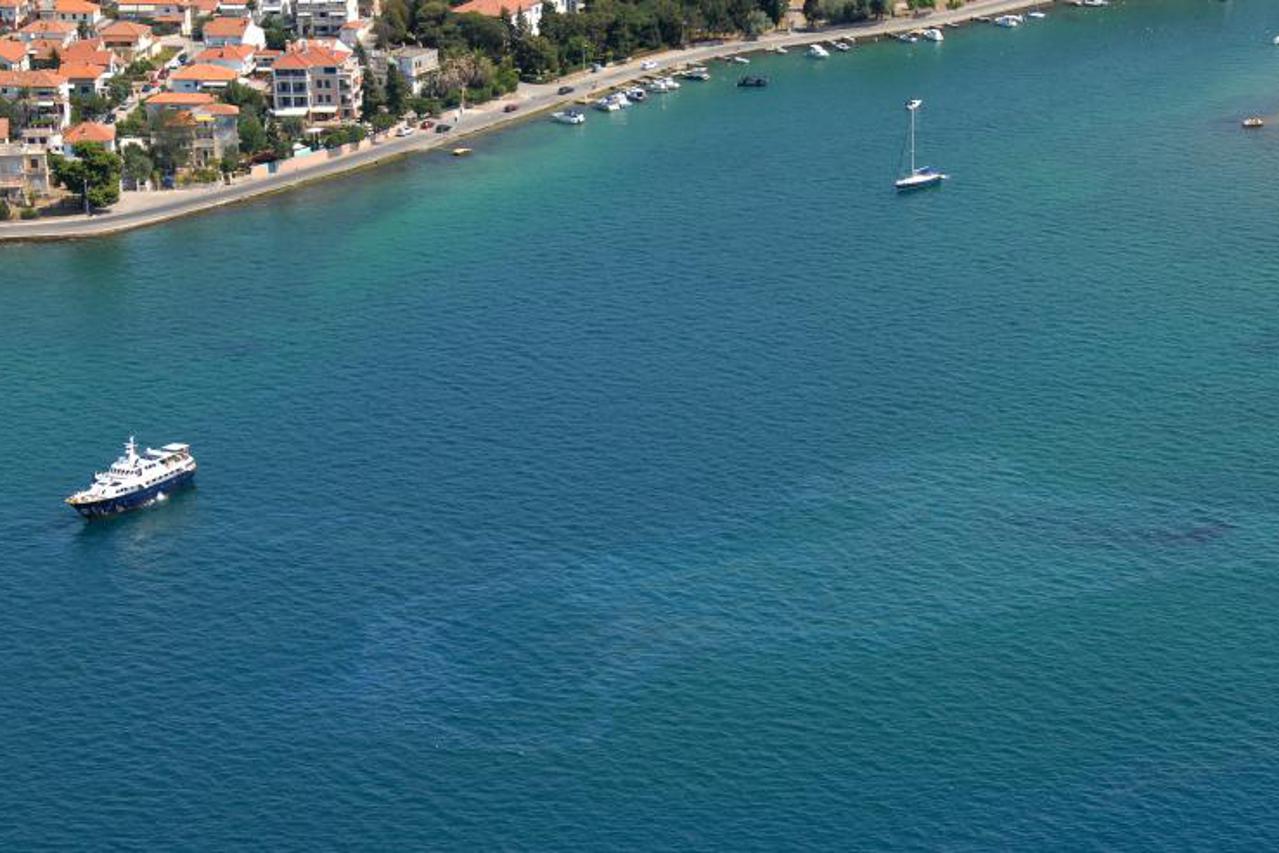 zadar,ulje u moru,mrlja (1)