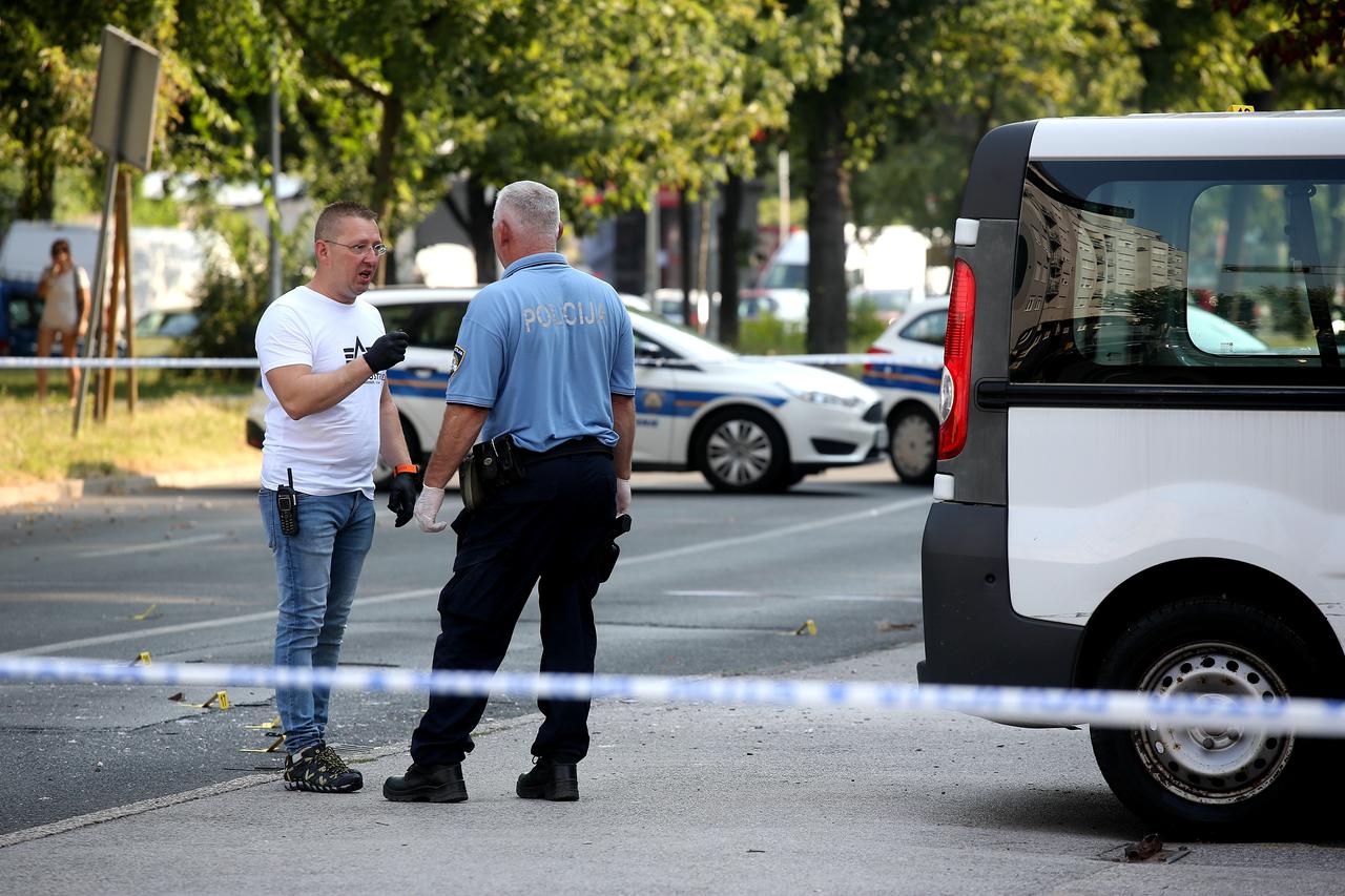 Policijski očevid u Adžijinoj ulici gdje je došlo do eksplozije