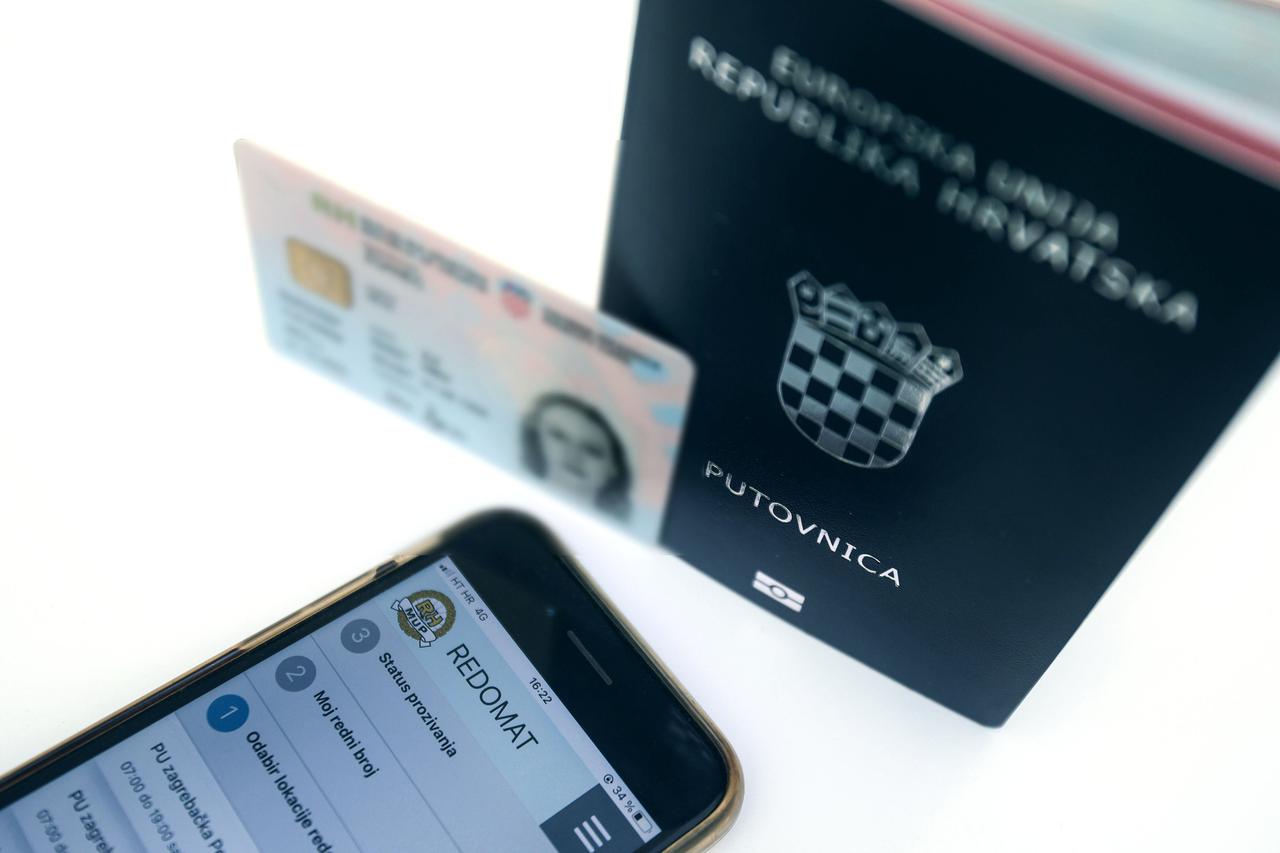 Policija pozvala građane da zamijene istekle osobne iskaznice kako bi se izbjegle gužve