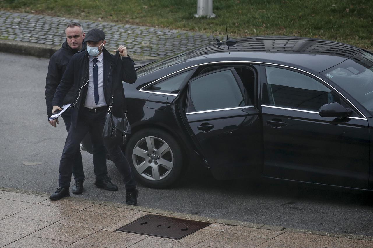 Zagreb: Dolazak članova Vlade na sjednicu u Nacionalnu i sveučilišnu knjižnicu