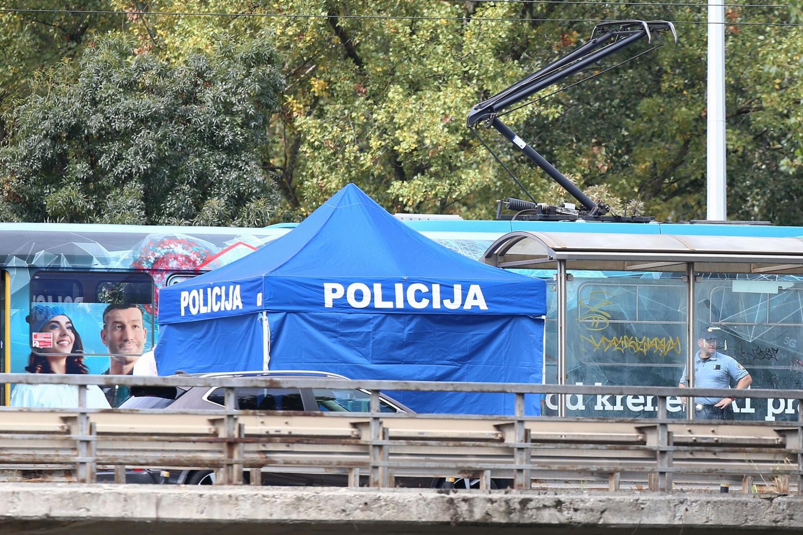 18.09.2021., Zagreb - U ZET-ovom tramvaju na mostu Mladosti pronadjeno bezivotno tijelo muskarca, ocevid u tijeku.Photo: Matija Habljak/PIXSELL