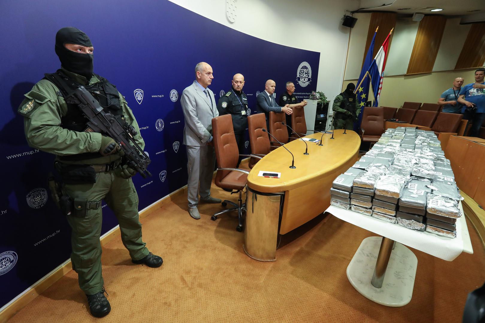 07.06.2023., Zagreb - U Ravnateljstvu policije odrzana je konferencija za medije povodom serijske zapljene vecih kolicina kokaina. Izjave za medije dali su Mario Kovac, nacelnik Policijskog nacionalnog ureda za suzbijanje korupcije i organiziranog kriminaliteta, Hari Brnad, nacelnik Policijske uprave primorsko-goranske,  Andrej Franulovic, procelnik Podrucnog carinskog ureda Rijeka i Predrag Juratovac, pomocnik ravnatelja za Sektor za mobilne jedinice Carinske uprave.     Photo: Robert Anic/PIXSELL