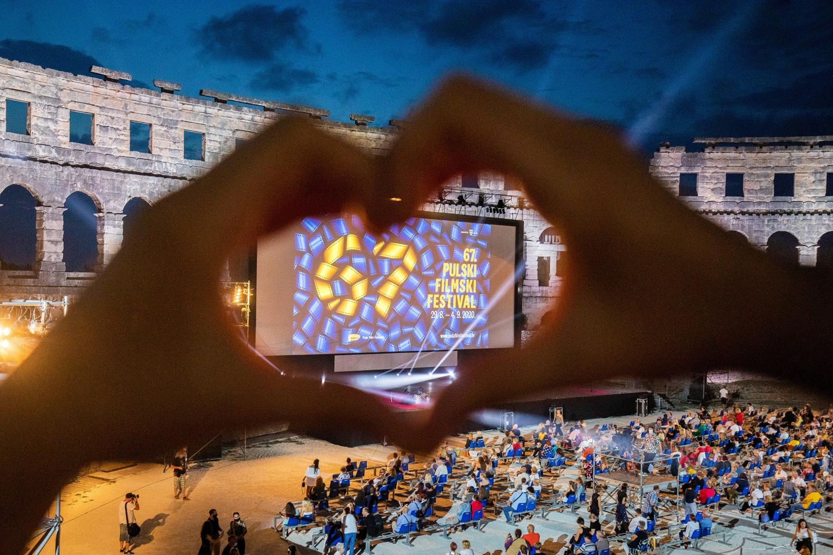 29.08.2020.., Pula - U Areni otvoren Pula film festival prvi put u novom terminu, bez vatrometa i uz postivanje epidemioloskih mjera. Festival je otvorenim proglasio Zdravko Zima, izaslanik predsjednika Republike Hrvatske.Photo: Srecko Niketic/PIXSELL