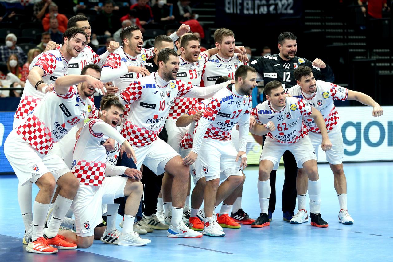 Slavlje rukometaša Hrvatske nakon pobjede nad Islandom rezultatom 23:22