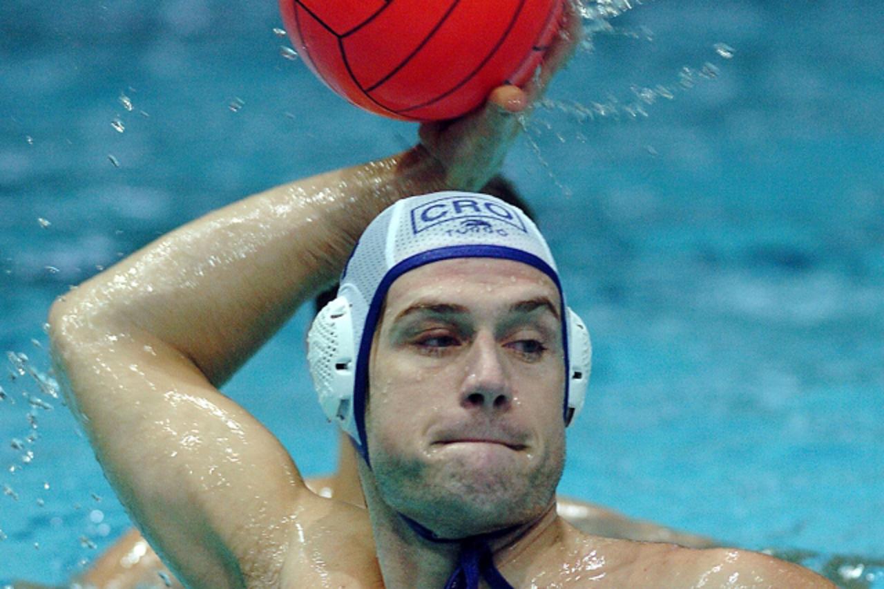 'sport......zagreb.....27.12.2004. mladost , trening hrvatske vaterpolo repke foto: IGOR KRALJ      hinic'