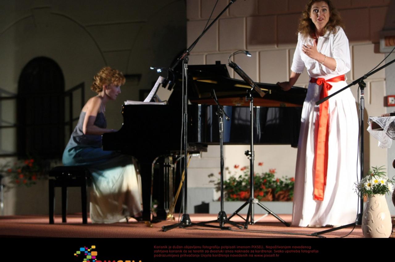 '30.06.2012., Dvorac Luznica, Zapresic - Zavrsetak trodnevnog festivala Glazbene svetkovine u Luznici i koncert mezzosopranistice Dubravke Musovic Separovic, vecer posvecena Milki Trnini.  Photo: Sanj