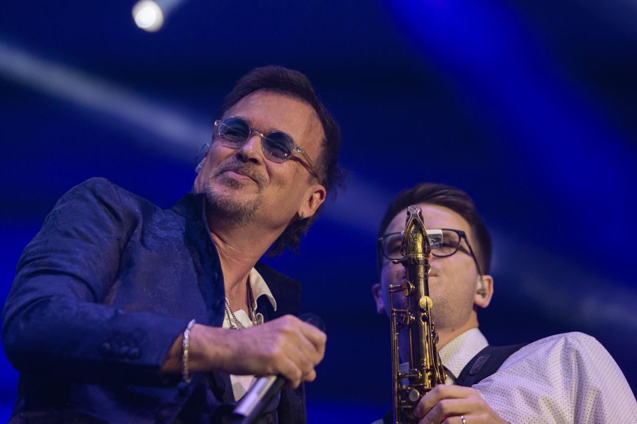 Zadar: Gibonni održao koncert u prepunoj dvorani Krešimira Ćosića