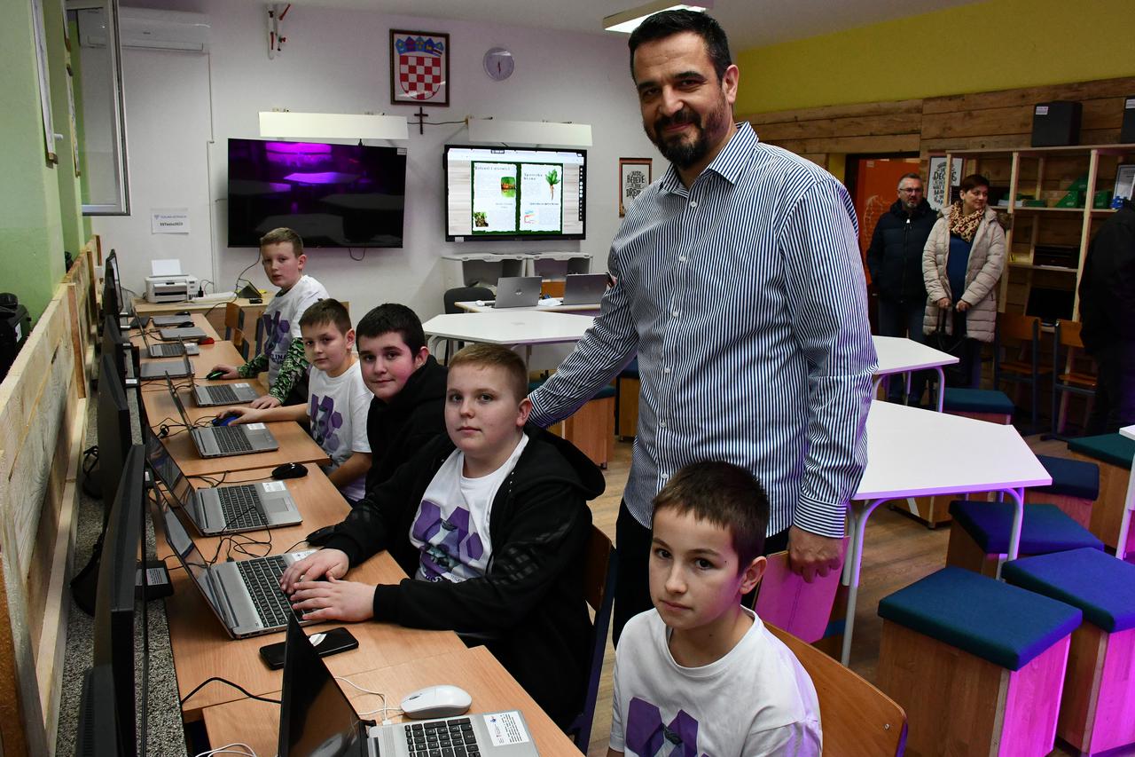 Sibinj: Projekt "Teslina u?ionica" u Osnovnoj školi Sibinjskih žrtava