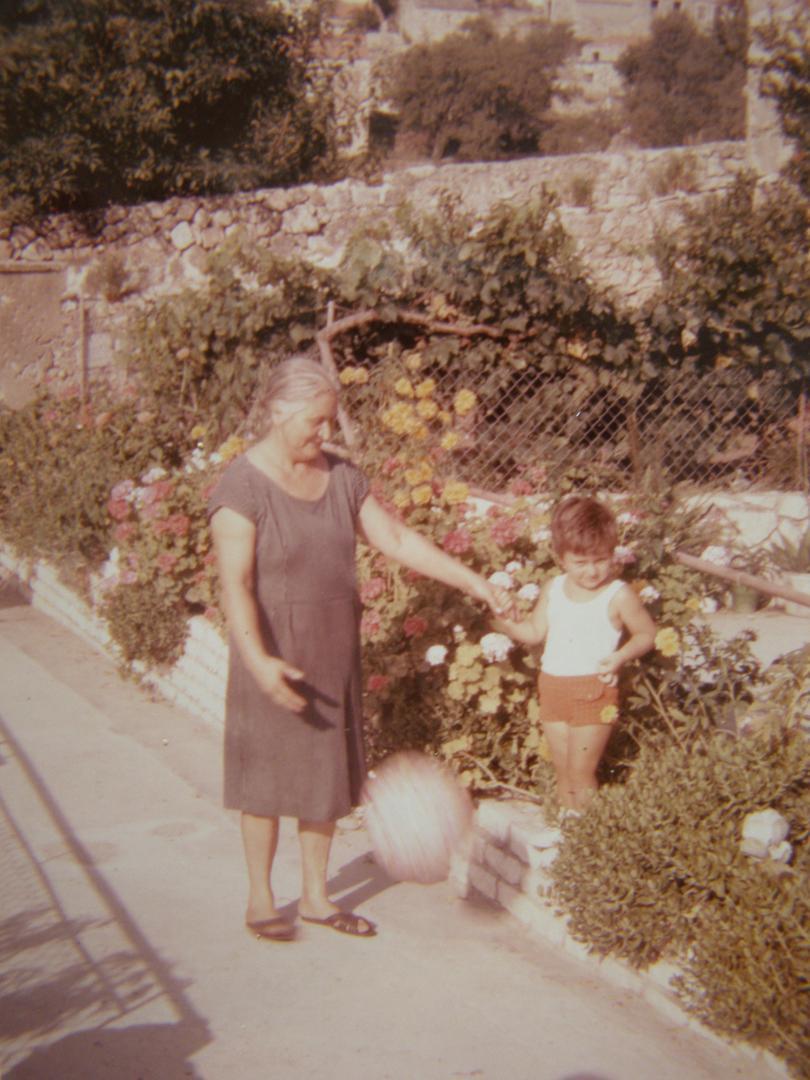 Premijer Andrej Plenković jučer je navršio 54 godine. Rođen je 8. travnja u Zagrebu, no rodom je s Hvara, iz malenog mjesta Svirča gdje je rođen njegov otac i odakle potječe njegova obitelj