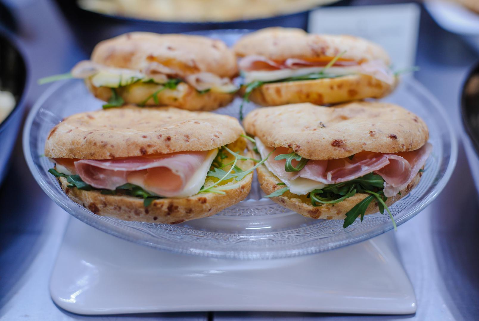 02.11.2021., Zagreb - Iva Zovko vlasnica je brenda Katin kruh bez glutena i novootvorenog ducana Kata Brunch (bezglutenski brunch bar) u Marticevoj ulici. Photo: Sanjin Strukic/PIXSELL