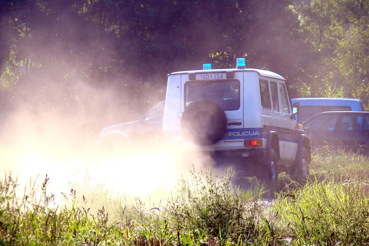 lovci policija