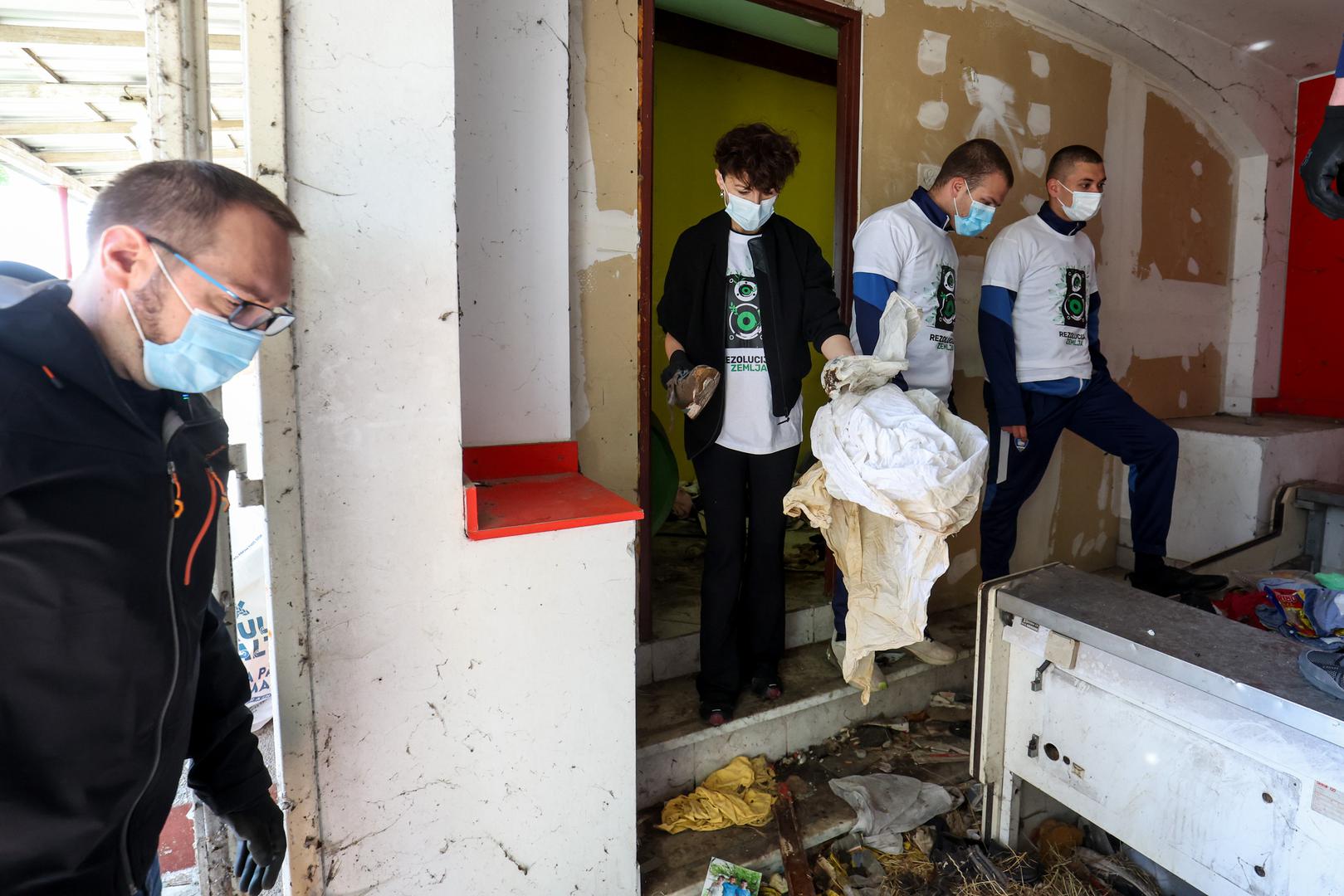 27.04.2025., Sesvete - Udruga Zelene i plave Sesvete i Cisteci medvjedici u akciji ciscenja smeca u sklopu projekta Rezolucija Zemlja 2025. Akciji ciscenja se prikljucio i gradolnacelnik Tomislav Tomasevic. Photo: Igor Kralj/PIXSELL