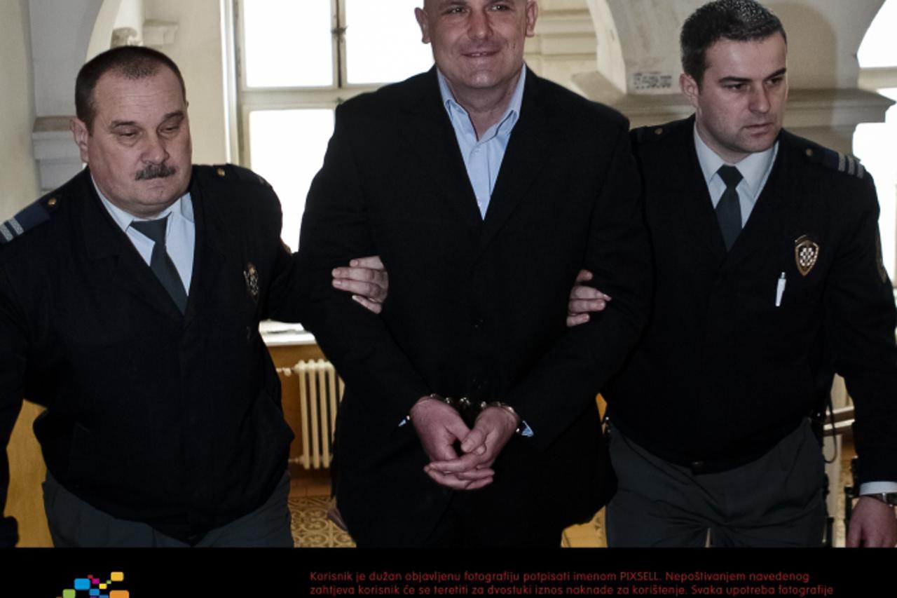 \'12.03.2010., Osijek - Zupanijski sud u Osijeku osudio Dragana Bakovica zvanog Bambur na 3 godine zatvora zbog pokusaja ubojstva Dalibora Brajdica vlasnika narodnjackog kluba Cocktial  Photo:Krunosla