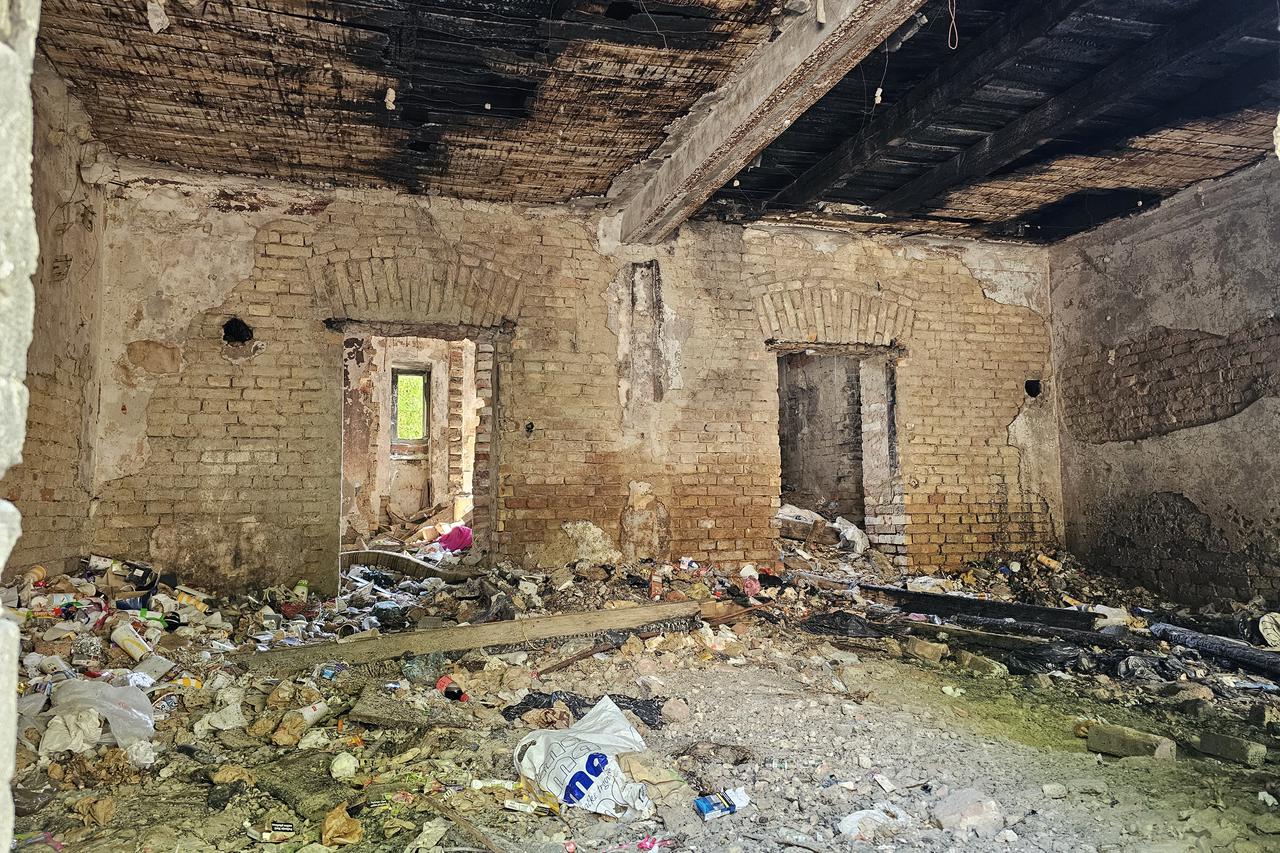Zagreb: Uz jako policijsko osiguranje počelo rušenje zgrade u Paromlinskoj 17