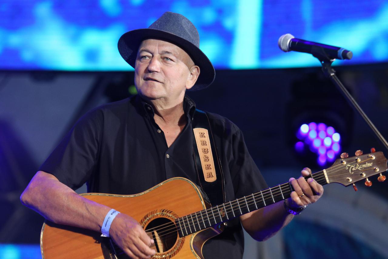 Na vodičkoj rivi počeo CMC Festival , najveći festival domaće pop i zabavne glazbe