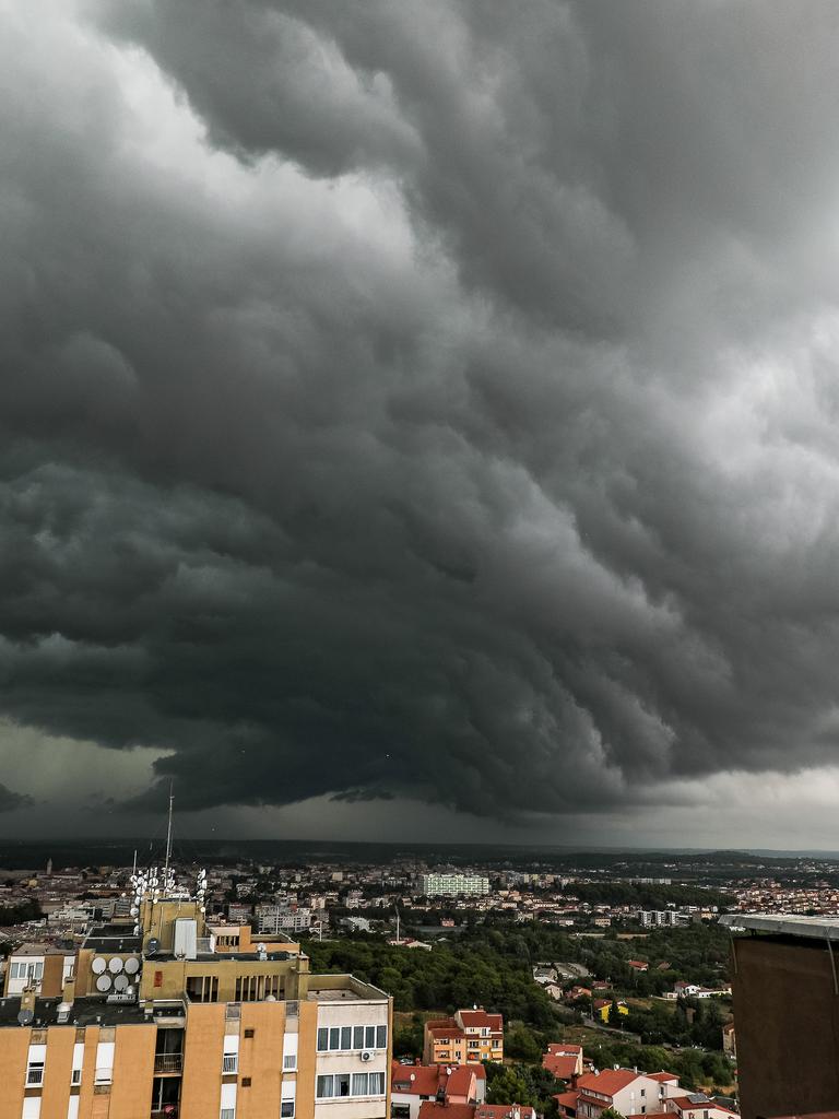 Stiže nam opasno grmljavinsko nevrijeme: Žuti alarm upaljen je za ove  regije - Večernji.hr