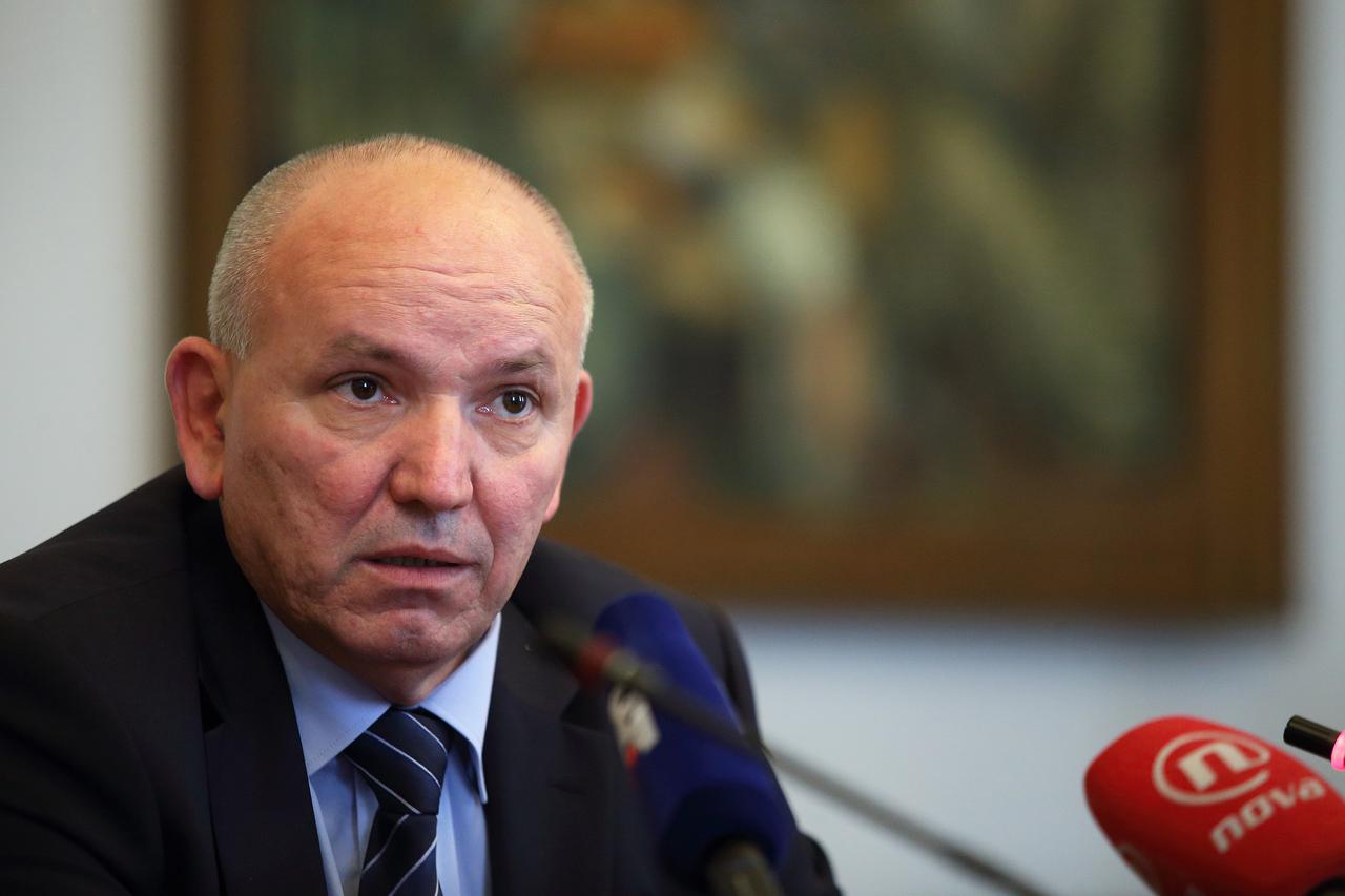 Zagreb: Saborski Odbor za Ustav, poslovnik i politi?ki sustav s kandidatima za ustavne suce