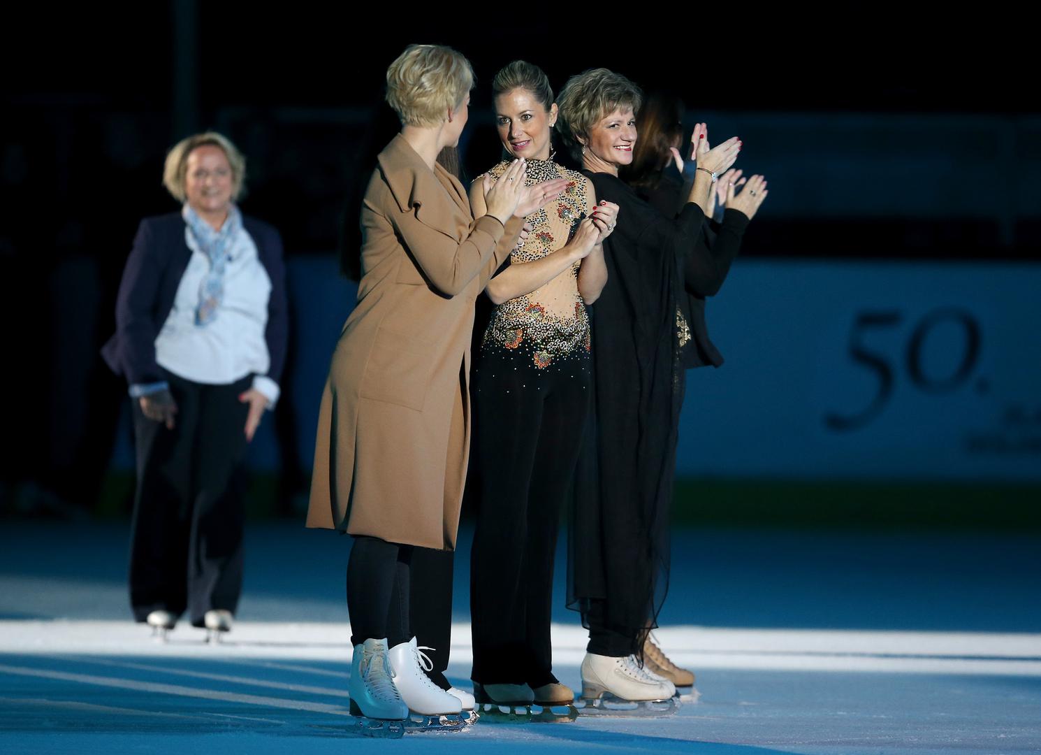 Na 50. Zlatnoj pirueti, koja se od 6. do 9. prosinca održava u  Zagrebu nastupit će više od 150 klizača. Na svečanoj reviji na otvaranju sudjelovali su mnogi naši klizači Sanda Dubravčić Šimunjak, Idora Hegel, Ivana Jakupčević, Melita Juratek Cipek, Josip Cerovec, Boris Martinec, Josip Gluhak...
