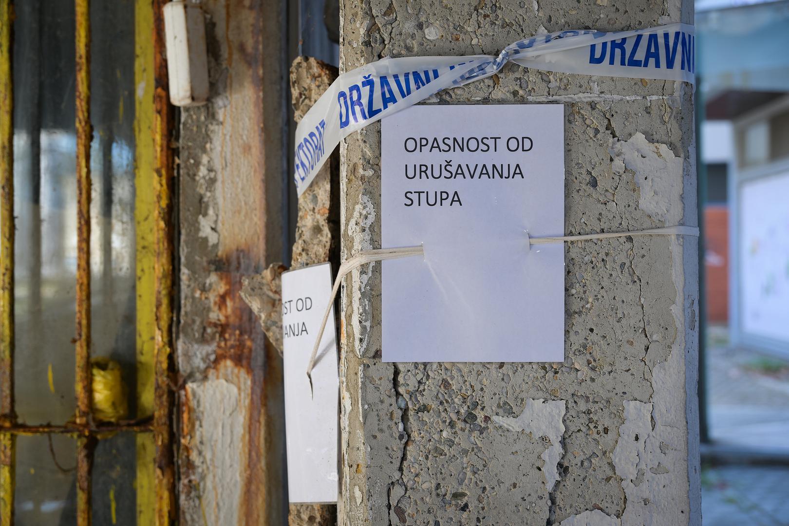 Stup ispod platora na Trgu senjskih uskoka u zagrebačkom Sigetu u lošem je stanju.