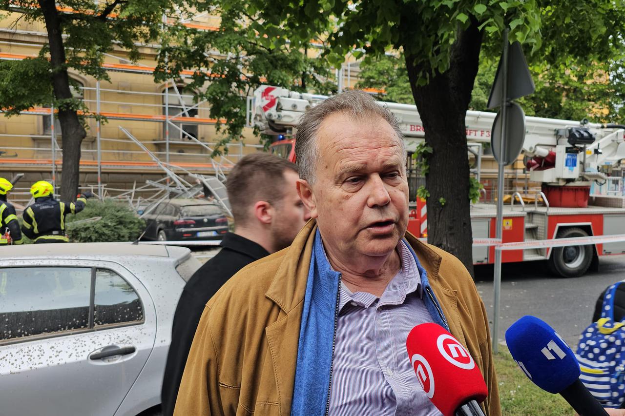 Ravnatelj Muzeja za umjetnost i obrt Miroslav Gašparović