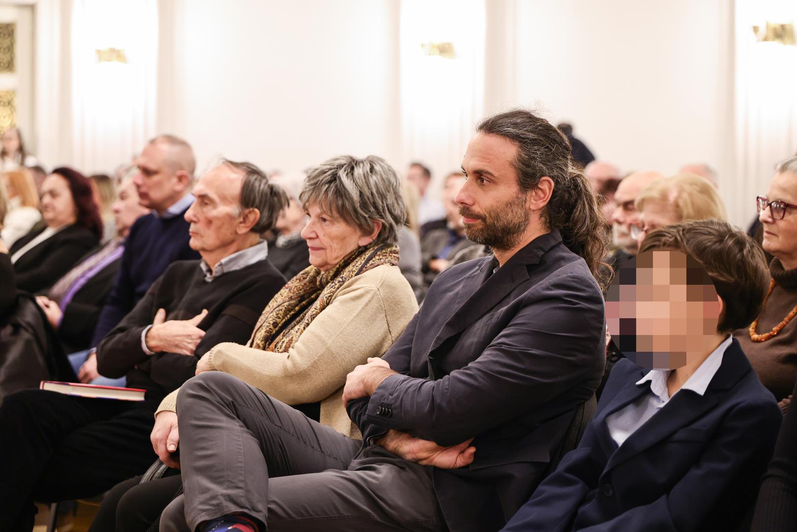 Matea, Jadrankina snaha, fotografirana je u javnosti samo jednom, tijekom šetnje po zagrebačkoj špici.