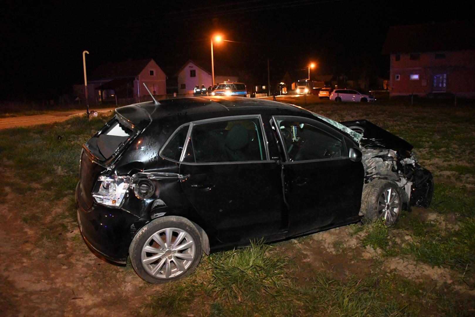 Večeras je kod Bjelovara došlo do naleta vlaka na automobil.