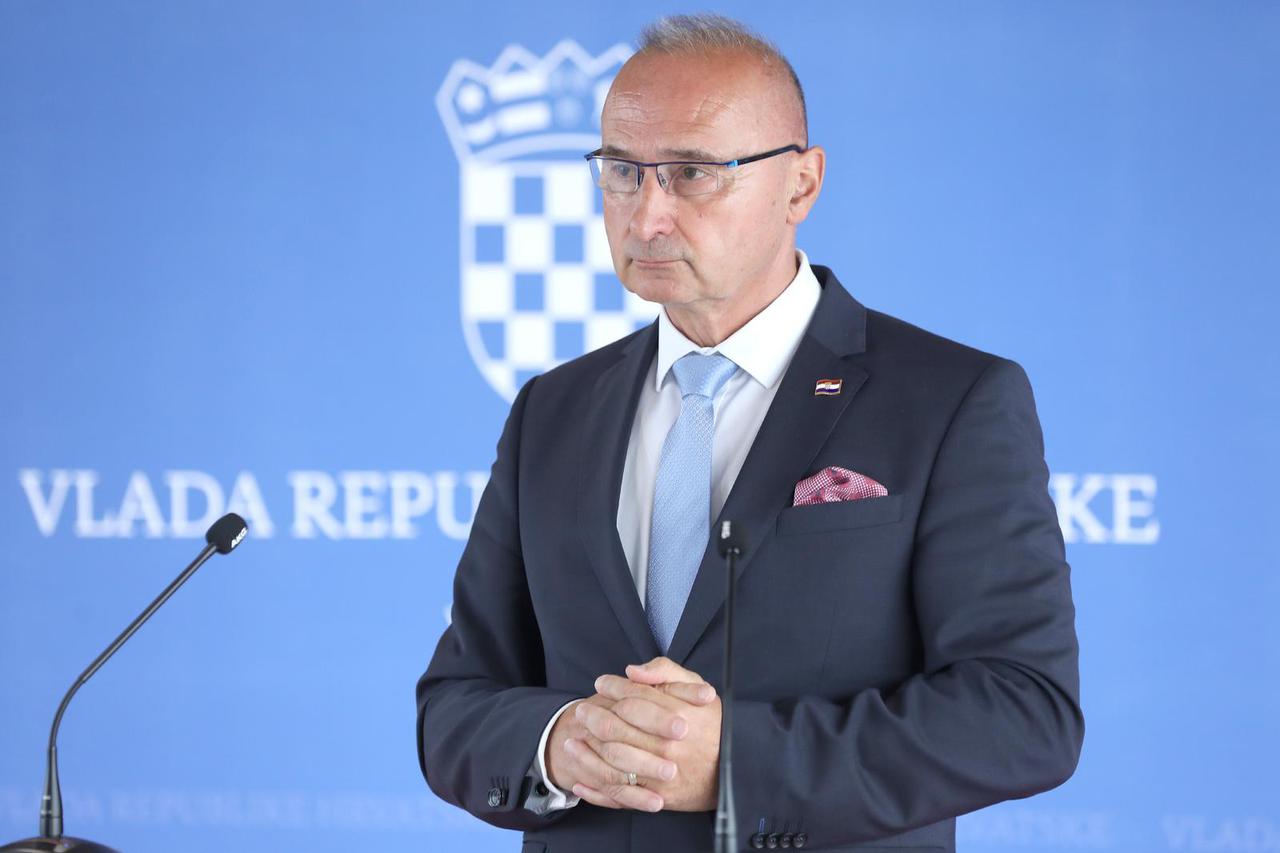 Zagreb: Ministar Radman dao je izjavu medijima