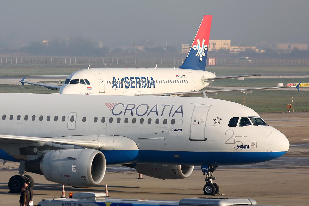 12.12.2014., Zagreb - U 8:59 u Zracnu luku Zagreb sletio je prvi zrakoplov prijevoznika Air Srbija na liniji Beograd - Zagreb. Srpska nacionalna aviokompanija uvela je dva leta dnevno izmedju glavnih gradova Hrvatske i Srbije, a zadnji putnicki avion na r
