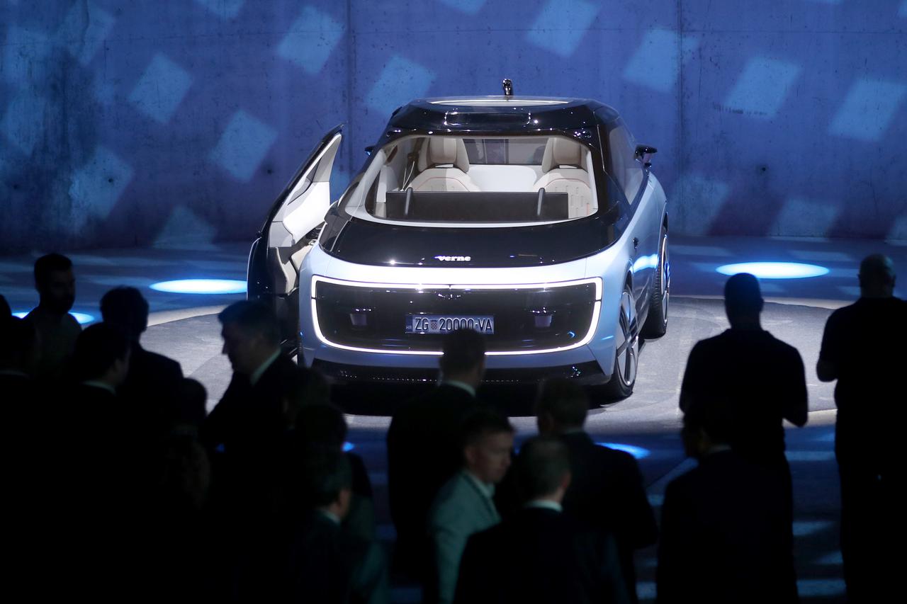 Zagreb: Ovako izgleda "Verne", autonomno taksi vozilo iz Rimčeve tvornice