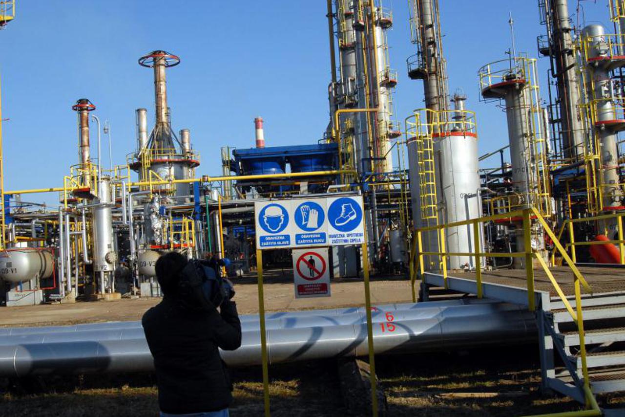 rafinerija, brod (1)