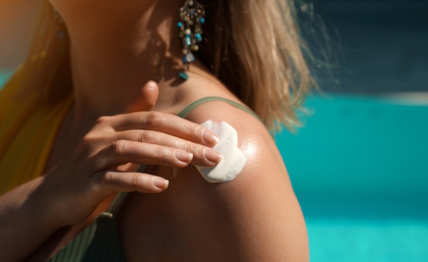 Zaštititi kožu od sunca: Krema sa zaštitnim faktorom obavezna je tijekom ljetnog boravka na otvorenom, čak i kada dio vremena provodimo u vodi. Treba je nanijeti prije izlaska na sunce i obnavljati svakih nekoliko sati, osobito nakon kupanja ili brisanja ručnikom. Uz kremu pomažu i šešir, sunčane naočale te boravak u hladu tijekom najjačeg sunca.
