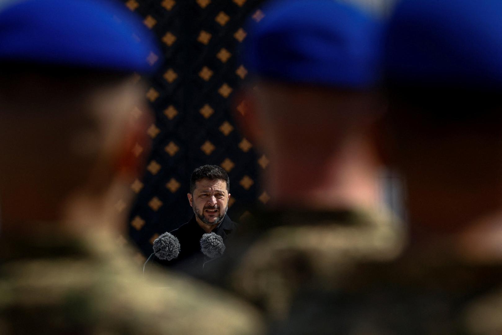 „Kroz stoljeća rata i pokušaja da joj se porekne identitet i mjesto u povijesti, Ukrajina je opstala“, poručio je Plenković, dodajući kako se odlučnost ukrajinskog naroda vidi u vojnicima koji brane zemlju, učiteljima koji rade pod uzbunama, liječnicima i volonterima.