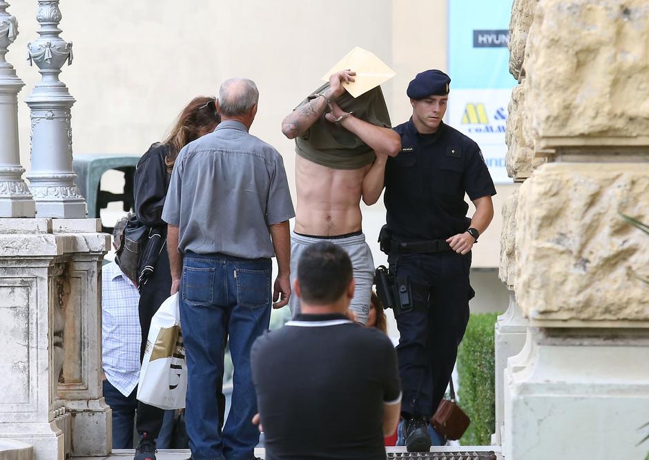 Policija privela drugu grupu ljudi koji su napali goste kafića u Uzdolju