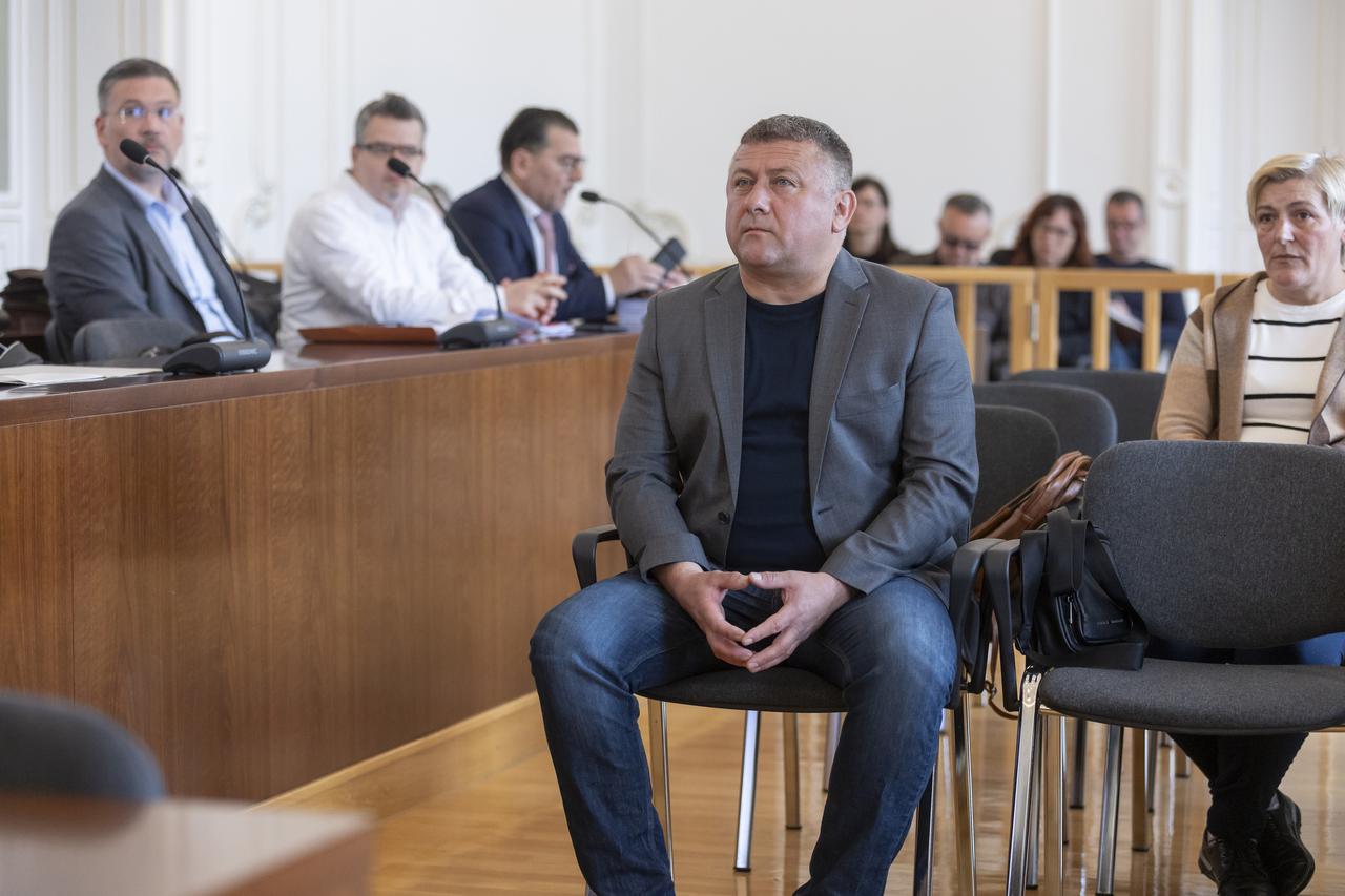 Osijek: Nastavljeno suđenje Damiru Dekaniću, bivšem HDZ-ovom županu optuženom za lažiranje okolnosti njegove prometne nesreće