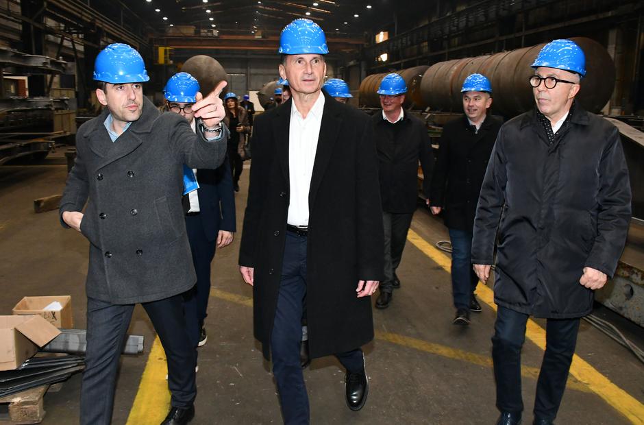 Slavonski Brod: Predsjednički kandidat Dragan Primorac u posjeti Grupaciji Đuro Đaković