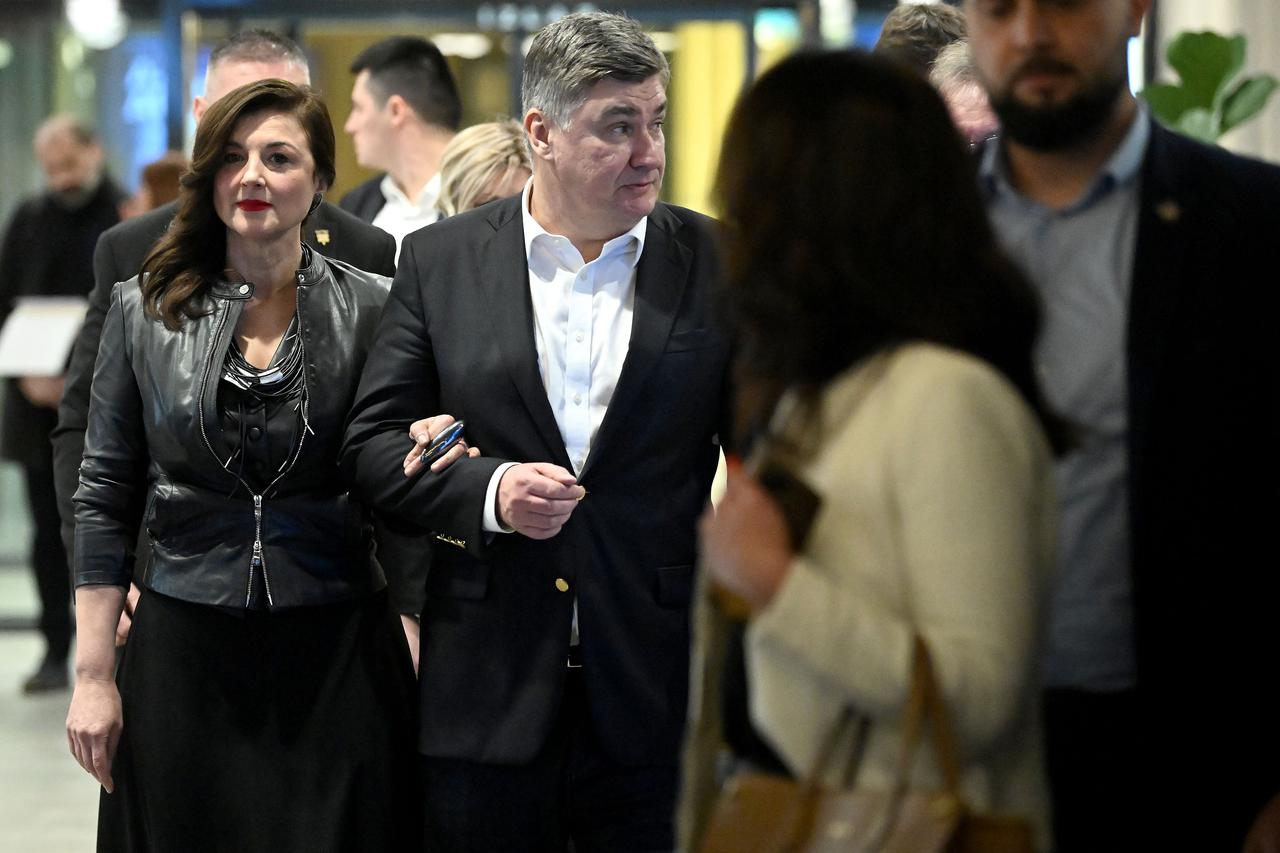 Zagreb: Predsjednik Milanović u društvu supruge na premijeri filma "Slatka Simona"