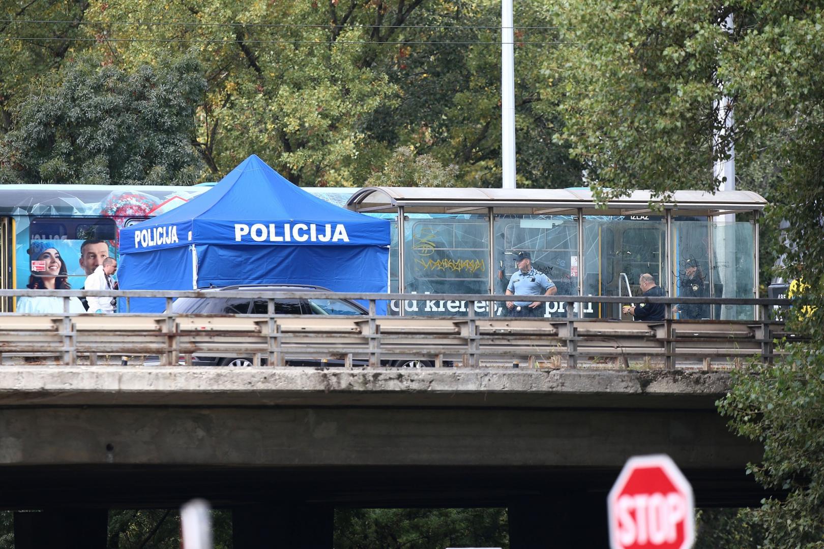 18.09.2021., Zagreb - U ZET-ovom tramvaju na mostu Mladosti pronadjeno bezivotno tijelo muskarca, ocevid u tijeku.Photo: Matija Habljak/PIXSELL