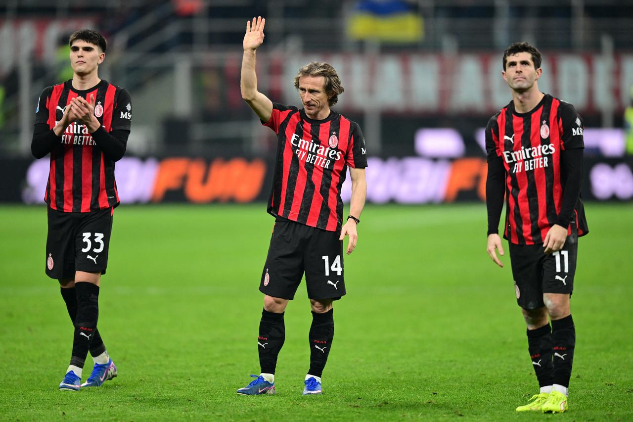 Serie A - AC Milan v Genoa