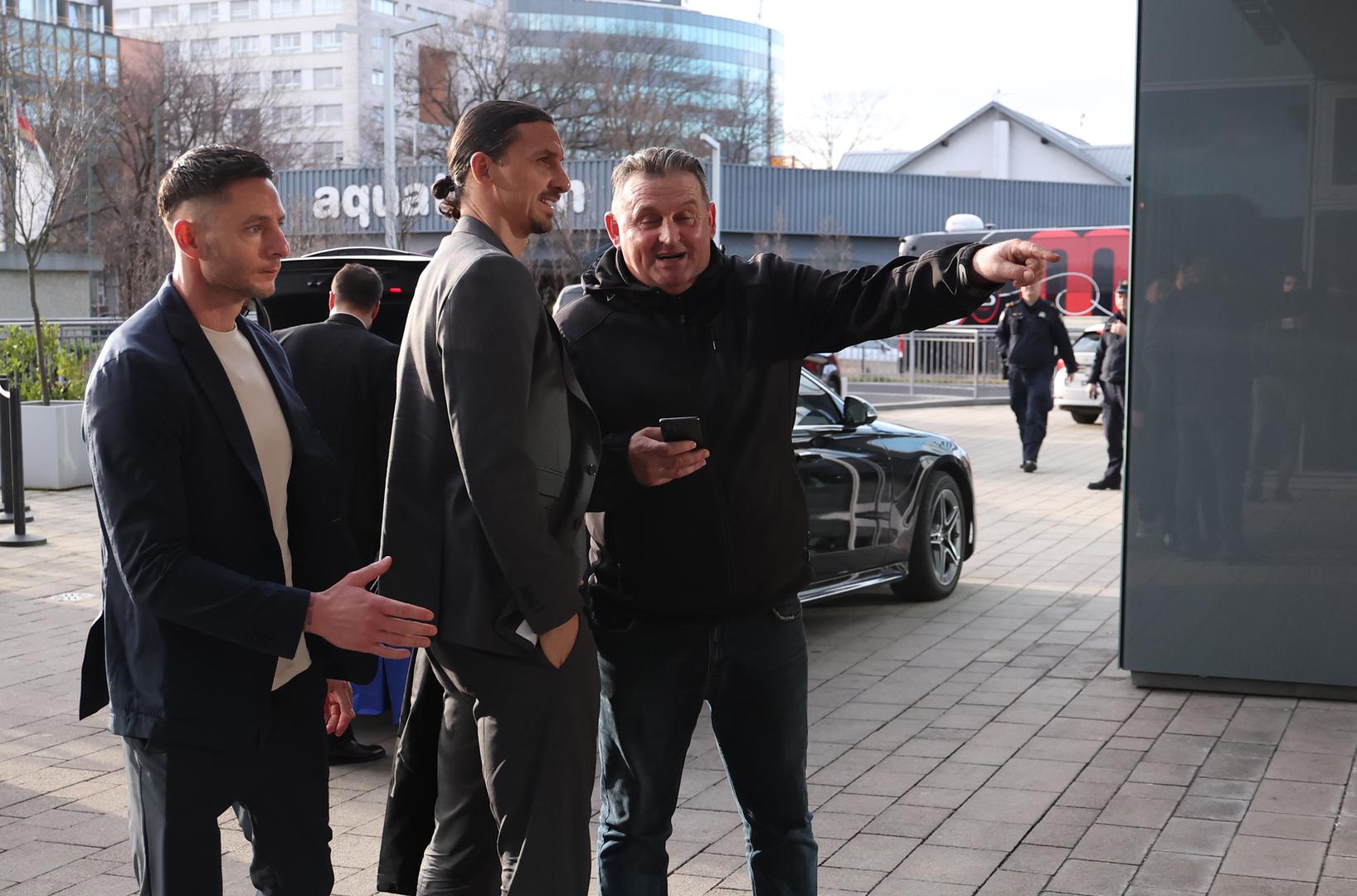 “Majci sam kupio stan u Hrvatskoj, blizu Pagu da bude bliže sestrama. Želimo joj poslati Maxija i Vincenta, same, bez mame i tate. Trebaju se naučiti samostalnosti. Želim da neko vrijeme provedu u Hrvatskoj s bakom, koja ih može štošta naučiti”, rekao je Zlatan u svojoj autobiogradiji izdanoj 2021. godine