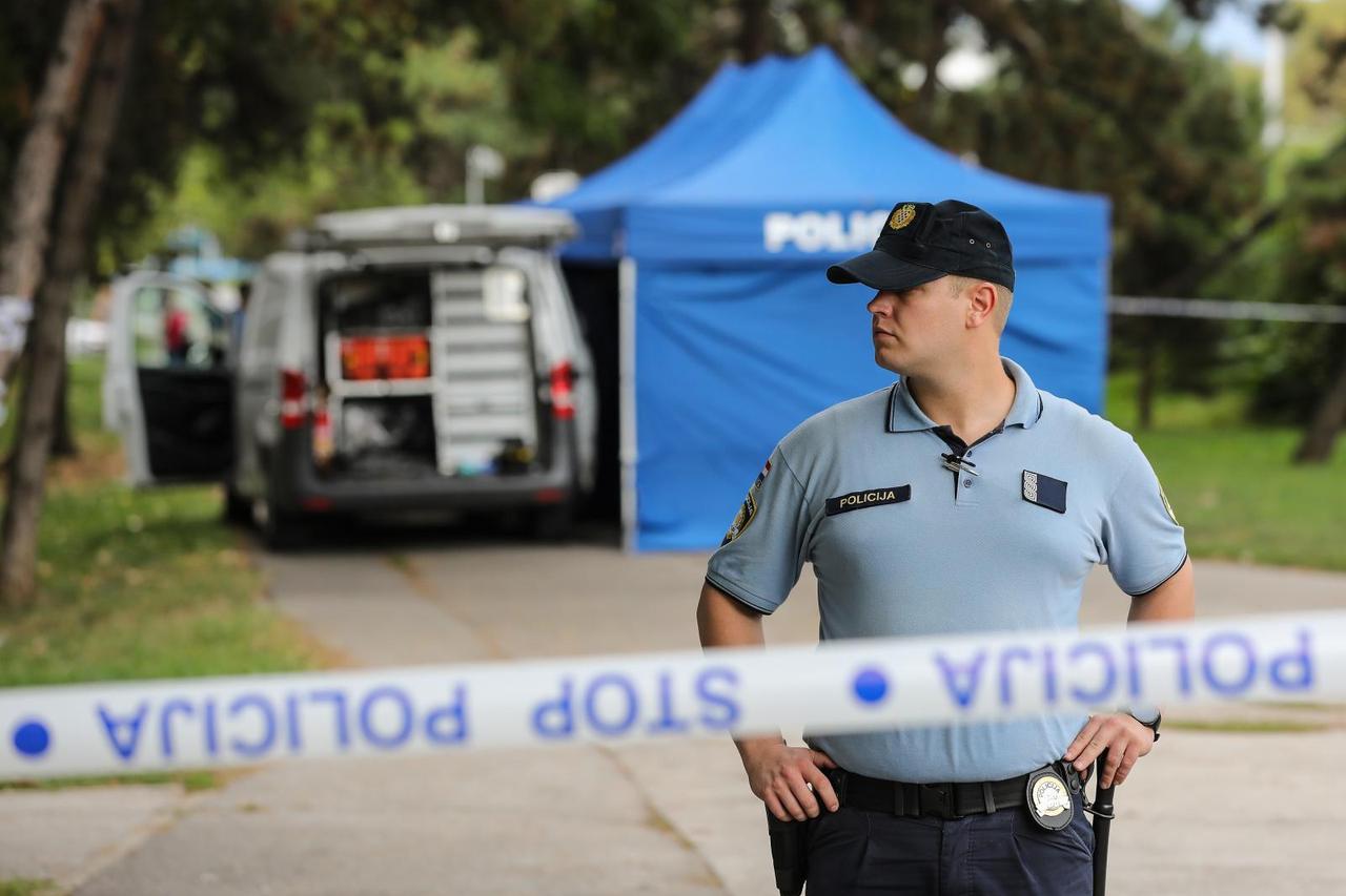 Zagreb: Očevid u Trnju gdje je na parkiralištu pronađen mrtav muškarac