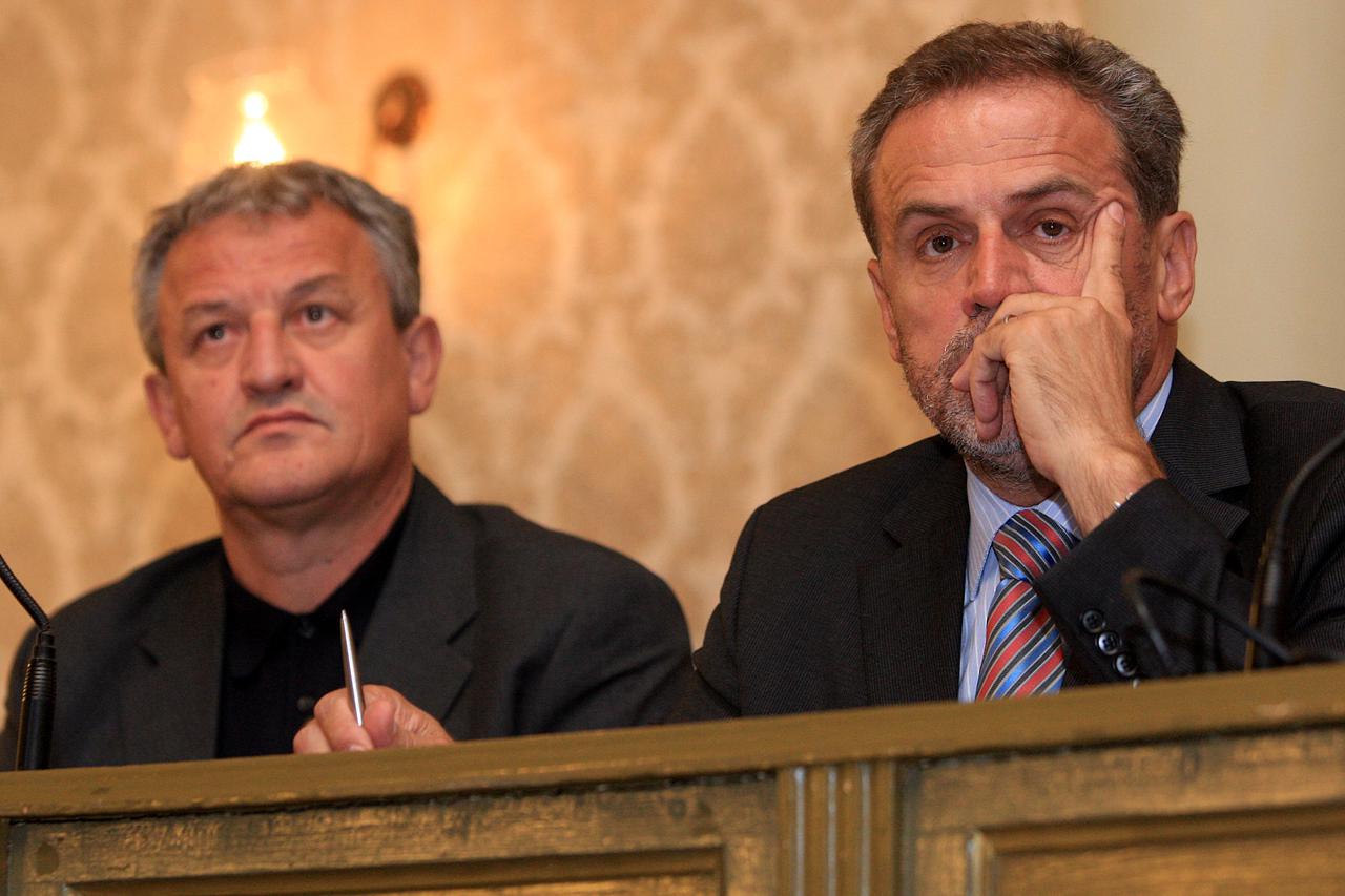 Zoran Nevistic, procelnik Gradskog ureda za mjesnu samoupravu, i Milan Bandic, gradonacelnik.  Photo: Igor Kralj/PIXSELL
