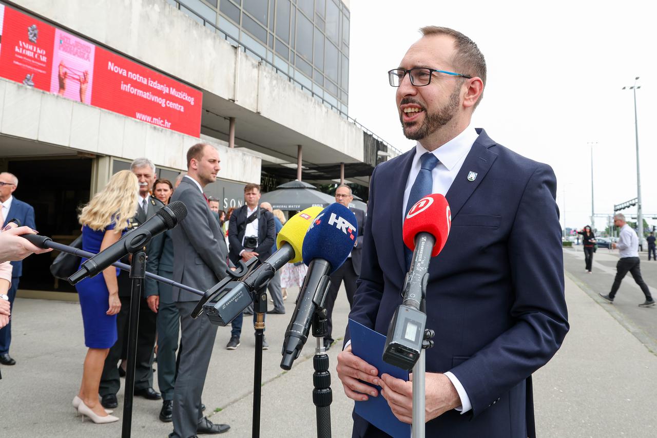 Zagreb: Svečana akademija povodom 35. obljetnice ustroja zagrebačkih pričuvnih brigada, Dana branitelja Grada Zagreba i Dana državnosti Republike Hrvatske