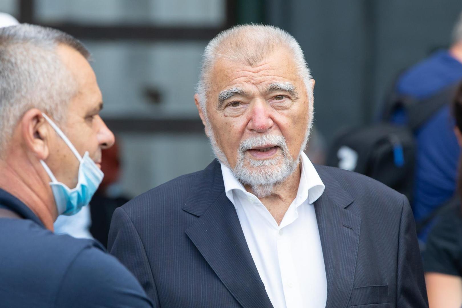 19.08.2020., Zagreb - Posljednji ispracaj nekadasnjeg saborskog zastupnika i sveucilisnog proferora Josipa Kregara na zagrebackom Krematoriju. Stjepan Mesic.
Photo: Davor Puklavec/PIXSELL