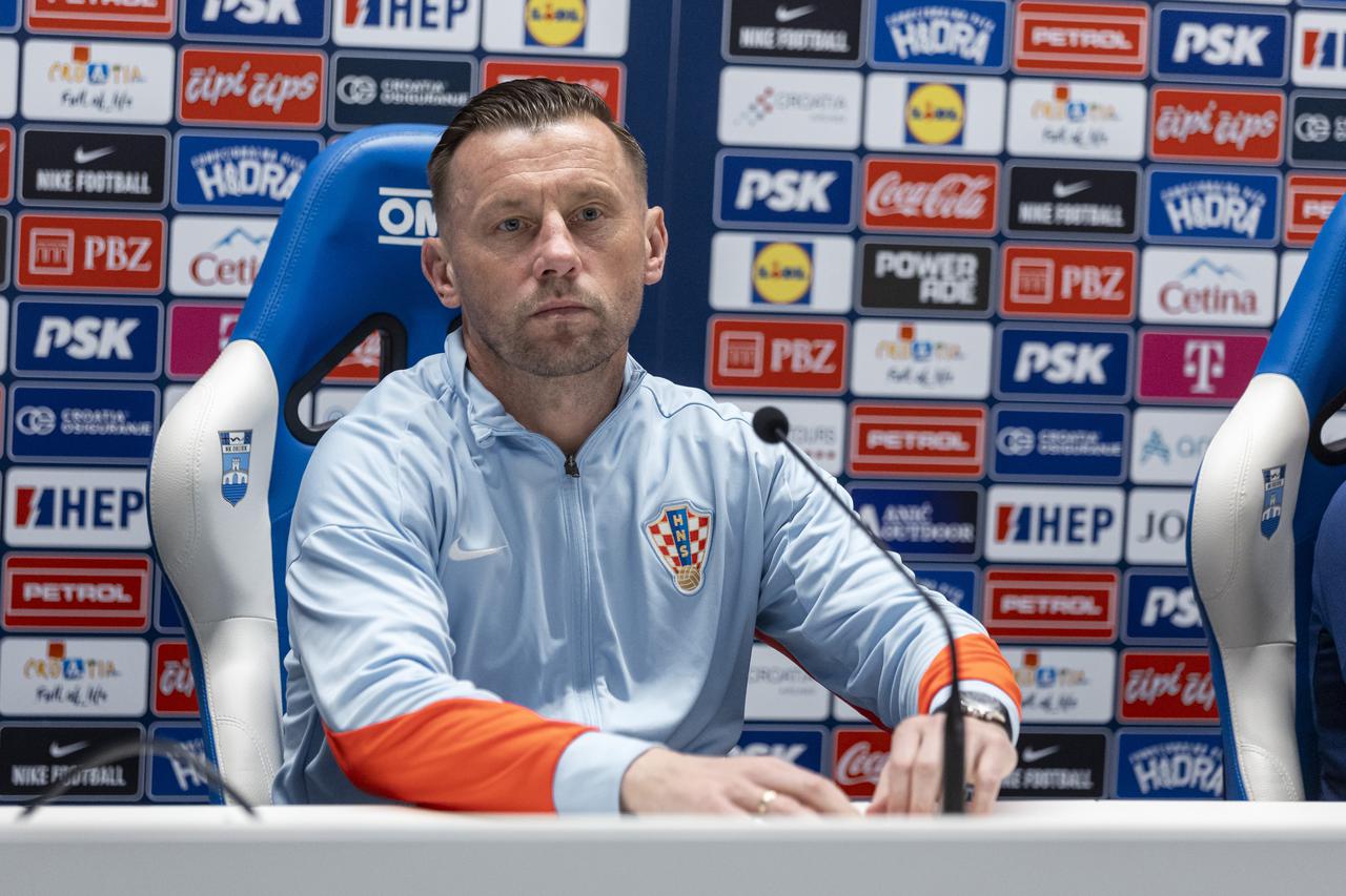 Osijek: Konferencija za medije hrvatske nogometne reprezentacije do 21 godine