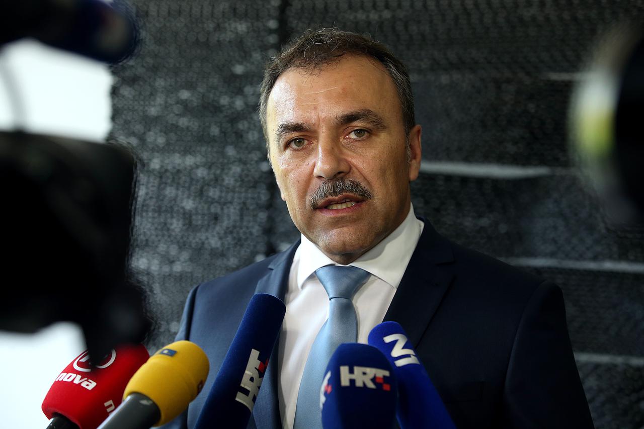 Vlaho Orepić