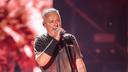 Thompson Halts Concert Mid-Song for Medical Emergency