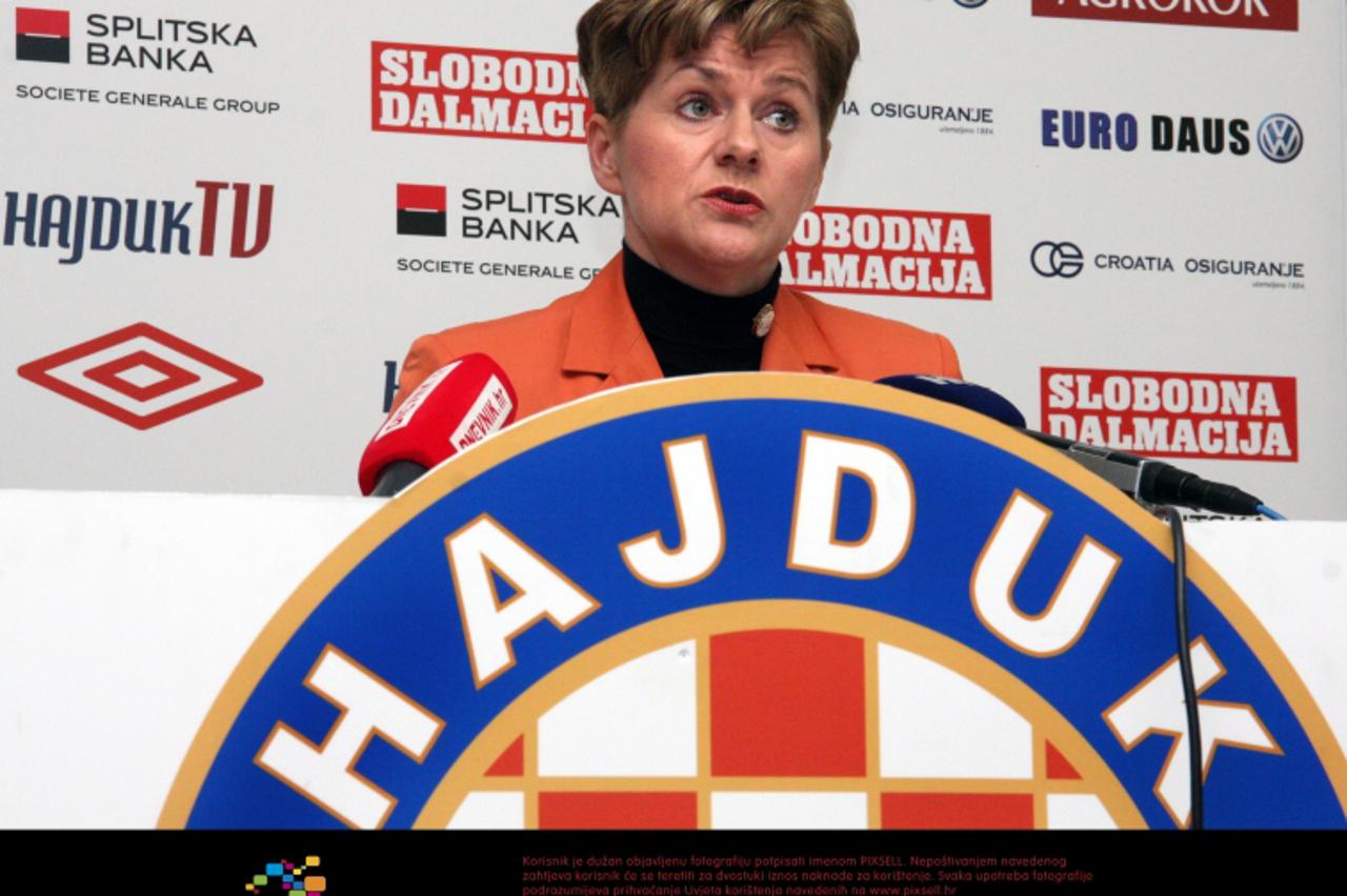 '28.02.2011.,Split - U Hajduku odrzan gotovo trosatni sastanak dogradonacelnice Andjelke Viskovic i predstavnika Torcide te uprave kluba.  Photo: Ivana Ivanovic/PIXSELL'